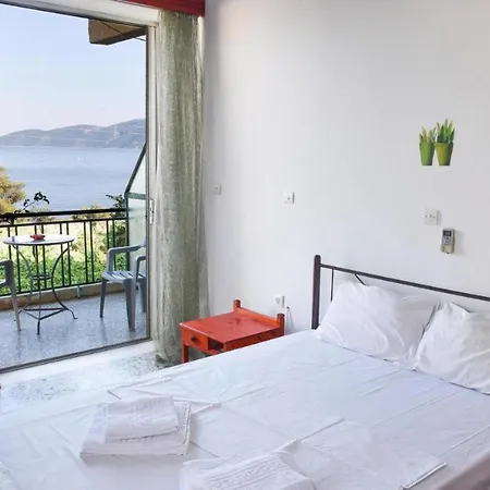 - Renovated 2* Kórfos