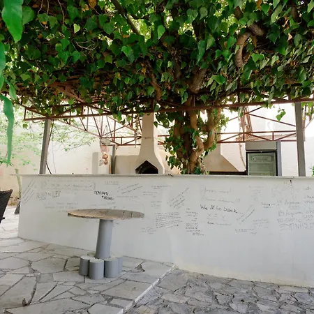 Hotel Korfos - Ξενοδοχείο Κόρφος Renovated