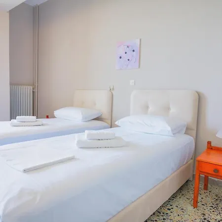 - κόρφος Renovated Kórfos
