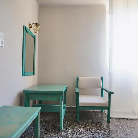 - κόρφος Renovated Kórfos