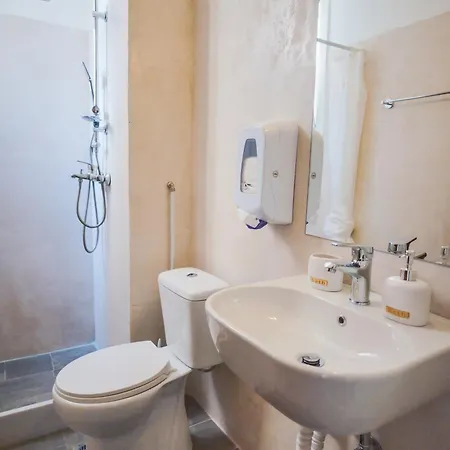 Hotel Korfos - Ξενοδοχείο Κόρφος Renovated Hotel
