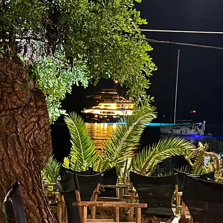 Hotel Korfos - Ξενοδοχείο Κόρφος Renovated