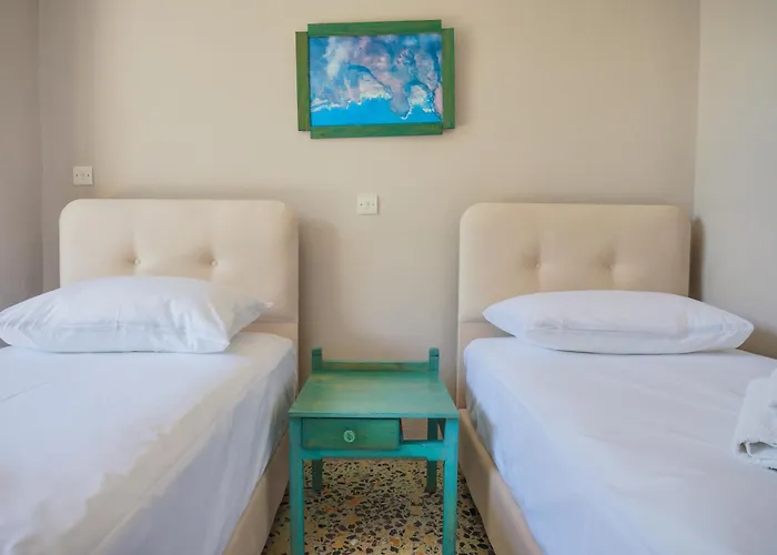 - Renovated 2* Kórfos