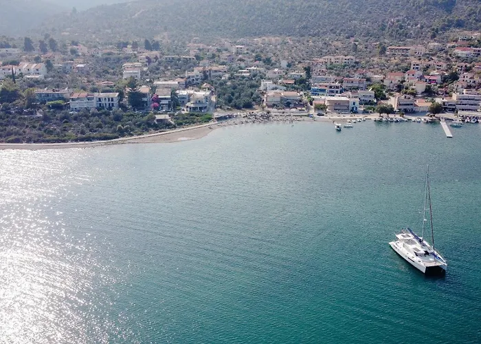 - Renovated 2* Kórfos